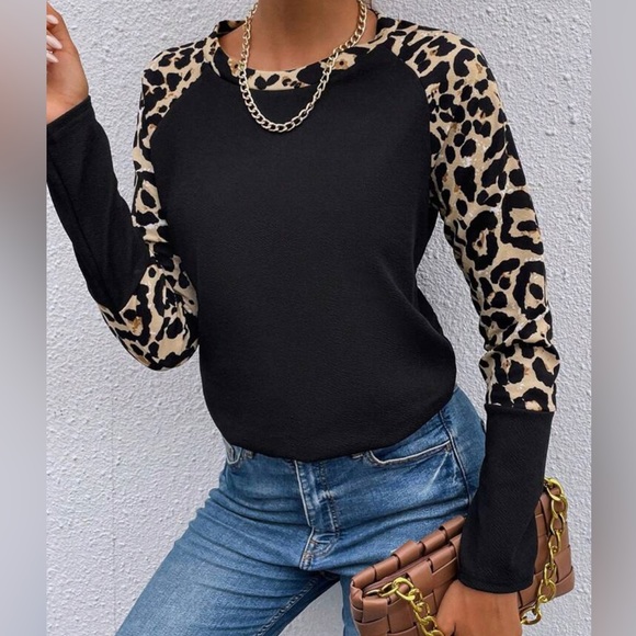 Boho Black leopard print long raglan sleeve Top - Picture 3 of 3
